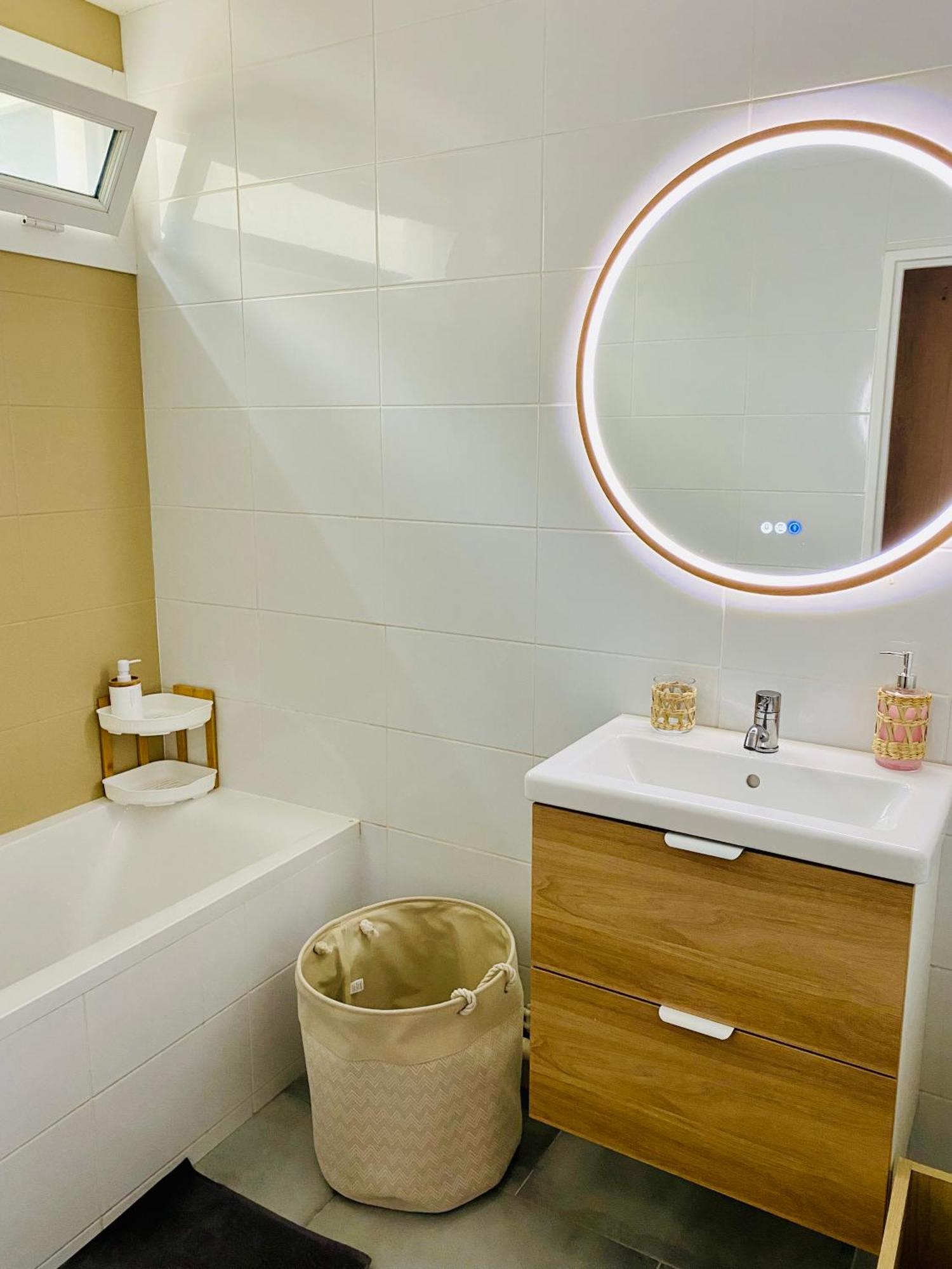 Fridhome Jacuzzi Parking Wifi Fibre 2Min Tram Bruges Exterior photo